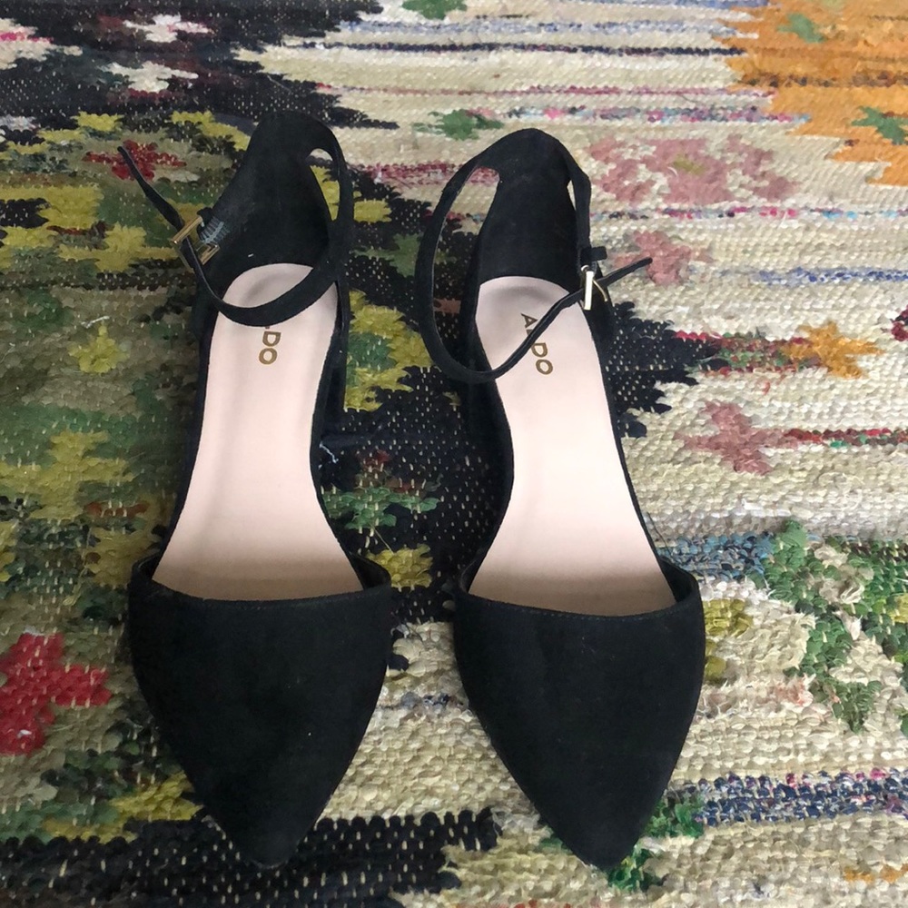 Block heel w/ ankle strap